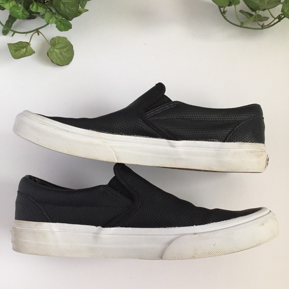 Vans size 9.5 women’s black and white flats - Picture 5 of 10